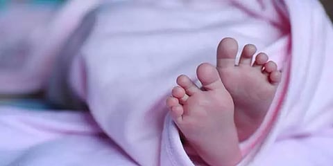 வைகை ஆற்றின் கிணற்றில் பிறந்து 4 நாட்களே ஆன பச்சிளம் குழந்தையின் சடலம் கண்டெடுப்பு..!