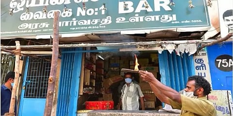 டாஸ்மாக்கில் நேற்று ரூ. 122 கோடிக்கு வசூல் - மதுரை மண்டலம் முதலிடம்