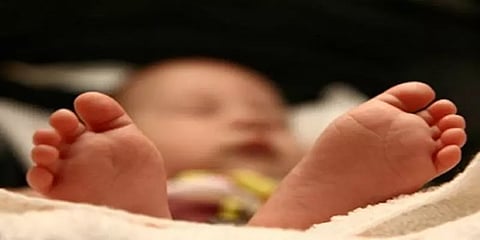சென்னை: கொரோனா பாதித்த கர்ப்பிணிக்கு பிறந்த குழந்தை உயிரிழப்பு
