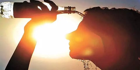 திருத்தணியில் இன்றும் கடுமையான வெயில் ! - தமிழகத்தில் 9 இடங்களில் வெயில் சதம்