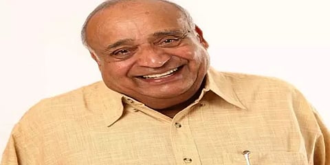 சாகித்ய அகாடமி விருது பெற்ற பழம்பெரும் அரசியல்வாதி வீரேந்திரகுமார் மறைவு