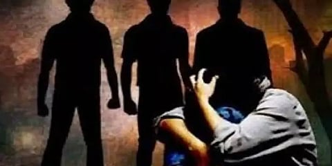 கேரளா: மனைவியை நண்பர்களுடன் கூட்டுப்பாலியல் வன்கொடுமை செய்த கணவர் -ஒட்டுமொத்த கும்பல் கைது