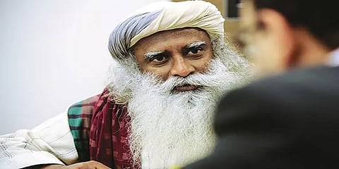 ”உங்கள் பிரச்னைகளில் இருந்து உங்களை விடுவிக்கும் சக்தி யோகாவுக்கு உண்டு ”- ஜக்கி வாசுதேவ்