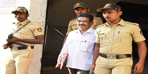 பல பெண்களை பாலியல் வன்கொடுமை செய்து கொலை : 20வது வழக்கிலும் ‘சயனைடு’ மோகன் குற்றவாளி