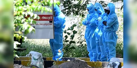 கிறிஸ்துவ ஆசிரியை உடலை அடக்கம் செய்த இஸ்லாமியர்கள் - மதங்களை கடந்த மனிதநேயம்..!