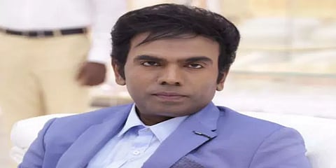 "மீம்ஸ் கிரியேட்டர்களுக்கு படம் பதில் சொல்லும்" - அசத்த வரும் அருள் அண்ணாச்சி படம்