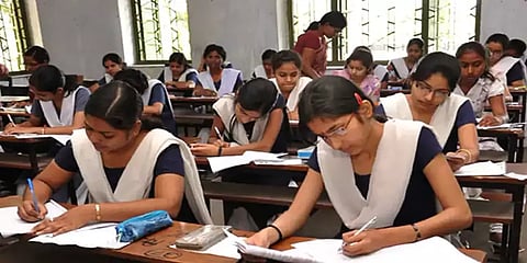 12-ம் வகுப்பு மறுவாய்ப்பு தேர்வு இன்று நடைபெறுகிறது - அரசுத் தேர்வுகள் இயக்ககம்