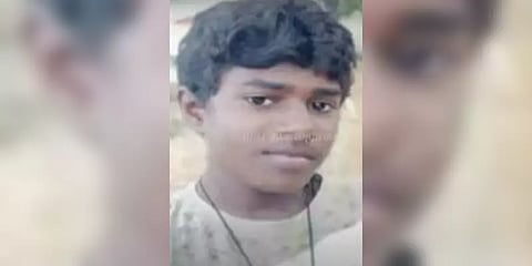 முயல்வேட்டைக்குச் சென்ற சிறுவன் தலையில் ஈட்டிபாய்ந்ததில் உயிரிழப்பு