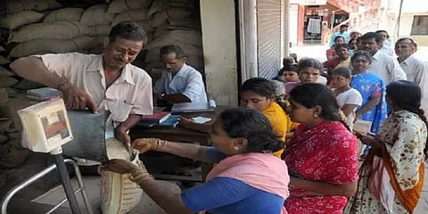 வேலைநிறுத்தத்தில் ஈடுபட்டால் ஊதியம் கிடையாது - ரேஷன் கடை ஊழியர்களுக்கு எச்சரிக்கை