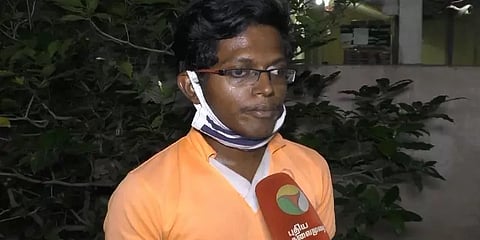 ''3 மாதம் மூட்டை தூக்கி சம்பாதித்தது'' - கல்லூரி மாணவரிடம் இருந்து 23 ஆயிரம் திருட்டு