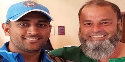 "இந்தியா-பாகிஸ்தான் போட்டியை இனி பார்க்கமாட்டேன்" தோனியின் ஓய்வால் ரசிகர் உருக்கம் !