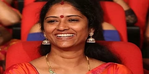’கே.ஜி.எஃப்- 2’ இல் முக்கிய கதாபாத்திரத்தில் ‘காலா’ புகழ் ஈஸ்வரி ராவ் ?
