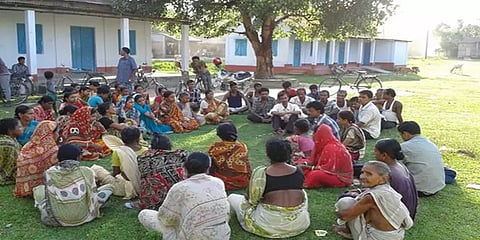தோட்டத்தில் பூப்பறித்த சிறுமி, ஊரை விட்டு தள்ளிவைக்கப்பட்ட 40 பட்டியலின குடும்பங்கள்