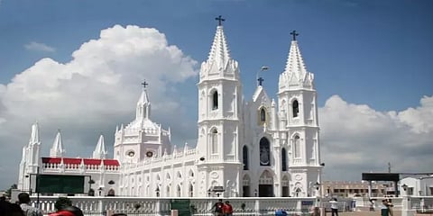 கடும் கட்டுப்பாடுகளுடன் வேளாங்கண்ணி பேராலய திருவிழா... பக்தர்களுக்கு அனுமதியில்லை..!