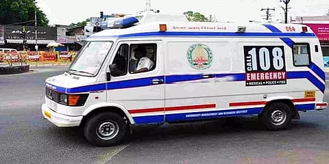 108 ஆம்புலன்ஸ் சேவையில் மேலும் 118 ஊர்திகள்: முதல்வர் தொடங்கி வைத்தார் !