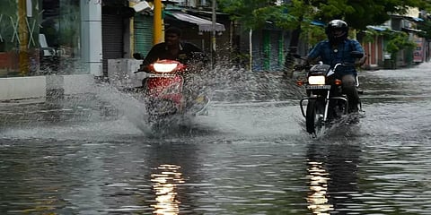 10 மாவட்டங்களில் மிகக் கனமழைக்கு வாய்ப்பு - வானிலை ஆய்வு மையம்