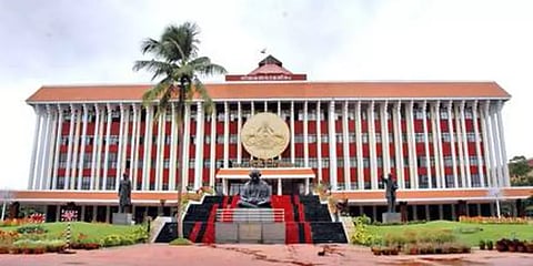கேரளாவில் இரவு நேரங்களில் கொரோனா தொற்றுடைய பெண்களை ஆம்புலன்ஸில் அழைத்துச் செல்ல தடை!