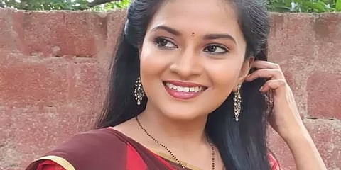 தெலுங்கு தொலைக்காட்சி சீரியல் நடிகை தற்கொலை..!