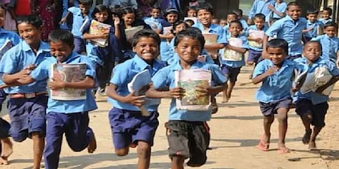 பள்ளிகளில் அக்டோபர் முதல் வகுப்புகள் தொடங்கும்? காத்திருக்கும் மாணவர்கள்