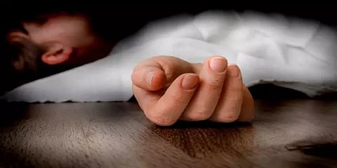 தொட்டில் புடவையில் கழுத்து இறுகி சிறுவன் பலி!
