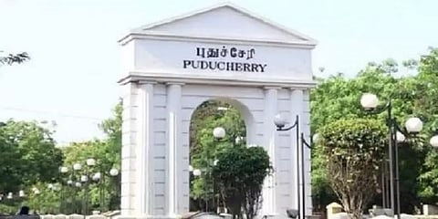 புதுச்சேரியில் பள்ளிகள் திறப்பு: 9 முதல் பிளஸ் டூ மாணவர்கள் அனுமதி