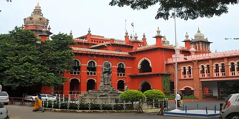 'கோயில் அறிவிப்பு பலகையில் அறங்காவலர் விவரங்கள்' அரசுக்கு உயர் நீதிமன்றம் உத்தரவு