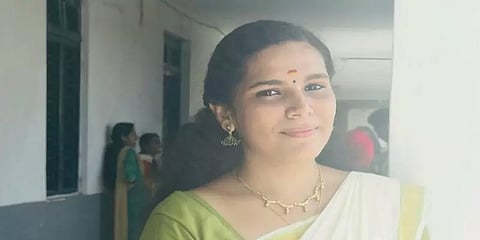 3 மாதங்களில் 350 ஆன்லைன் படிப்புகள் - உலக சாதனைப் படைத்த கேரளப் பெண்
