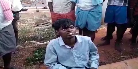 செல்போன் டவர் மீது அமர்ந்திருந்த மனநலம் பாதிக்கப்பட்ட இளைஞர் !