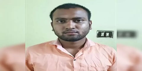 பெண் குளிப்பதை வீடியோ எடுத்து பாலியல் தொல்லை கொடுத்த வாலிபர் கைது