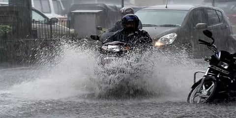 கனமழை: "பழைய கட்டடங்களில் தங்காதீர்!" - பேரிடர் அபாய குறைப்பு முகமை எச்சரிக்கை