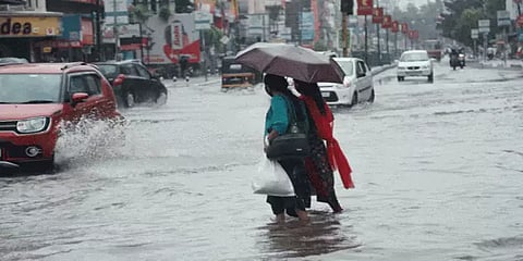 நிவர் புயல்: இன்று 3, நாளை 8 மாவட்டங்கள்... அதீத கனமழை எச்சரிக்கை!