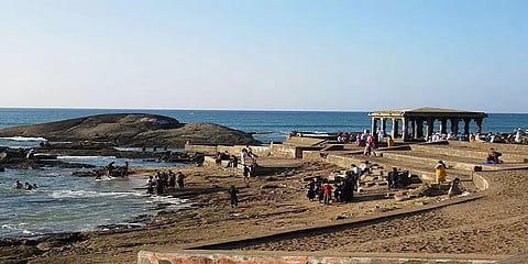 நெருங்கும் புரெவி புயல் - வெறிச்சோடி காணப்படும் கன்னியாகுமரி