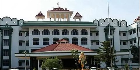 சமஸ்கிருத குடமுழக்கு என குறிப்பிடும் போது தமிழ் மொழி மட்டும் ஏன்இல்லை?- நீதிமன்றம் கேள்வி