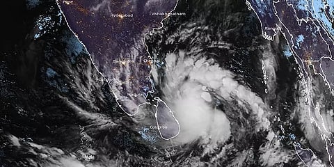வானிலை முன்னறிவிப்பு: தென்தமிழக கடற்கரையோர பகுதிகளுக்கு ரெட் அலர்ட்!