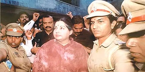 "ஜெயலலிதா குறித்து நேருக்குநேர் விவாதிக்க தயார்!"- ஆ.ராசாவுக்கு ஜெ. முன்னாள் வக்கீல் சவால்