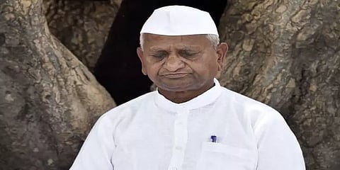 விவசாயிகளுக்கு ஆதரவாக உண்ணாவிரதம் தொடங்கினார் அன்னா ஹசாரே!