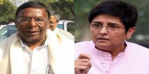 கிரண்பேடிக்கு எதிராக போராட்டம்: கொட்டும் மழையிலும் தர்ணாவை தொடர்ந்த முதல்வர் நாராயணசாமி