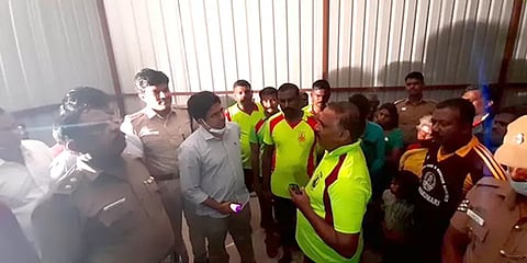 தாமிரபரணி திக் திக் நிமிடங்கள்... வெள்ளத்தில் சிக்கிய குடும்பம் பத்திரமாக மீட்பு!