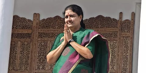 சசிகலாவுக்கு ஒரு வாரமாக காய்ச்சல் - மருத்துவனையில் கொரோனா பரிசோதனை