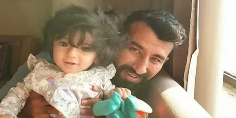 "அப்பாவுக்கு அடிப்பட்ட இடத்தில் எல்லாம் முத்தம் கொடுப்பேன்!"- புஜாரா மகளின் அன்பு வார்த்தை