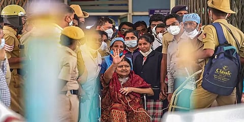 4 ஆண்டுகால சிறைவாசம் முடிந்து நாளை காலை 10.30 மணிக்கு விடுதலையாகிறார் சசிகலா