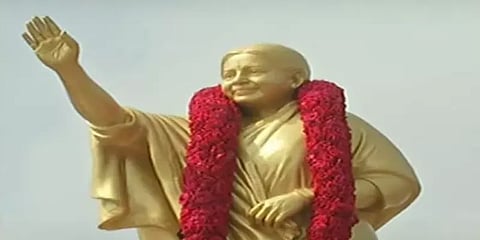 ஜெயலலிதாவின் 9 அடி உயர வெண்கல சிலையை திறந்துவைத்தார் முதல்வர்