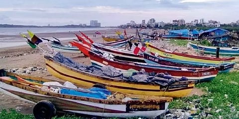 மீனவர்கள் கடலுக்கு செல்ல வேண்டாம் - சென்னை வானிலை மையம் எச்சரிக்கை