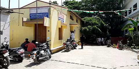 சென்னை: தாத்தாவுடன் பைக்கில் சென்ற 2 வயது குழந்தைக்கு நேர்ந்த பரிதாபம்