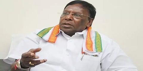 அதிகாரத்தால் ஆட்சியை மாற்றுவது பாஜக அரசுக்கு கைவந்த கலை: நாராயணசாமி