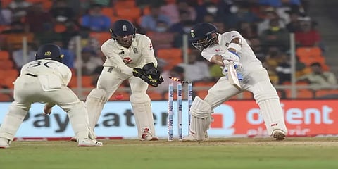 என்னமோ எதிர்பார்த்தோம்.. என்னென்னமோ நடந்து முடிஞ்சிருச்சு! அகமதாபாத் டெஸ்ட் 'Twists'