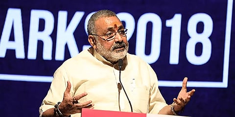 “குறைகளை கேட்காத அரசு அதிகாரிகளை மூங்கில் தடியால் அடிக்கவும்” - மத்திய அமைச்சர் பேச்சு