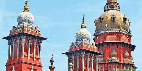 10 சதவீத இட ஒதுக்கீடு அமல்படுத்தியது ஏன்?- அண்ணா பல்கலைக்கழகத்துக்கு நீதிமன்றம் கேள்வி!