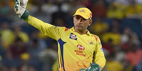 மைதானத்தில் களமிறங்கிய 'தல' தோனி! உற்சாகத்தில் சிஎஸ்கே ரசிகர்கள்