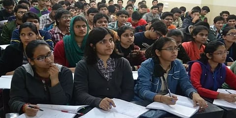 பொறியியல் படிப்பில் சேர கணிதம், இயற்பியல் கட்டாயம் இல்லை: வருகிறது புதிய முறை